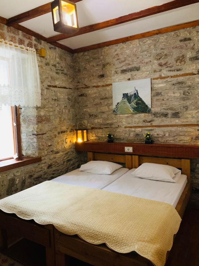 Guest House And Hostel Val-Mar Gjirokastër Buitenkant foto