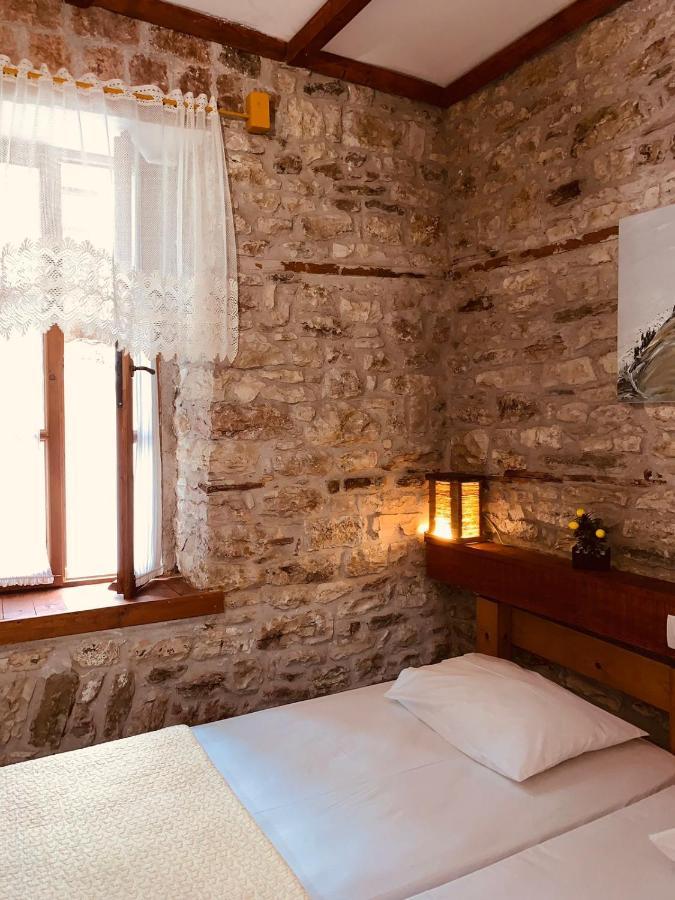 Guest House And Hostel Val-Mar Gjirokastër Buitenkant foto