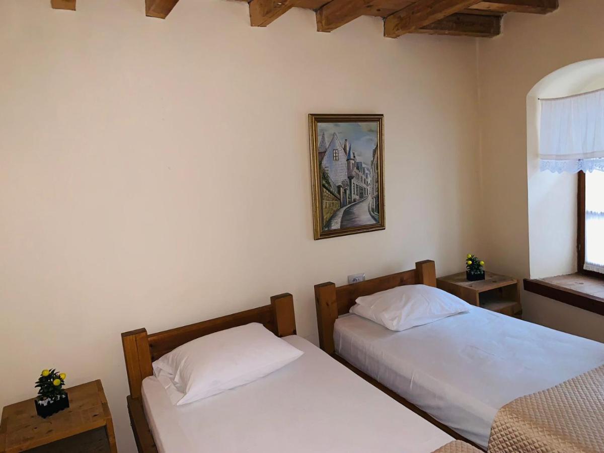 Guest House And Hostel Val-Mar Gjirokastër Buitenkant foto